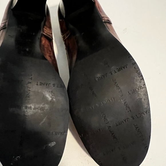 Janet & Janet 3 in heels - Picture 3 of 3